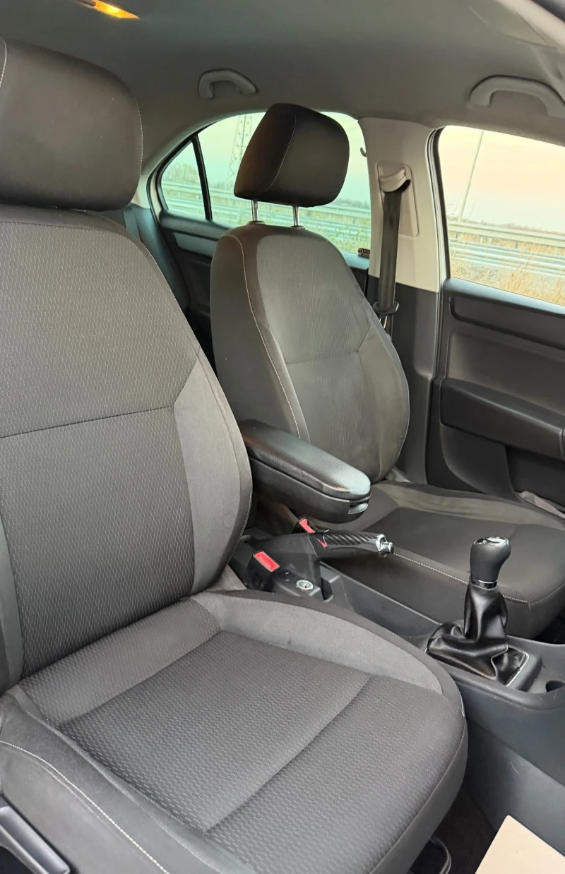 Skoda Rapid ТОП!!, снимка 7 - Автомобили и джипове - 52830301