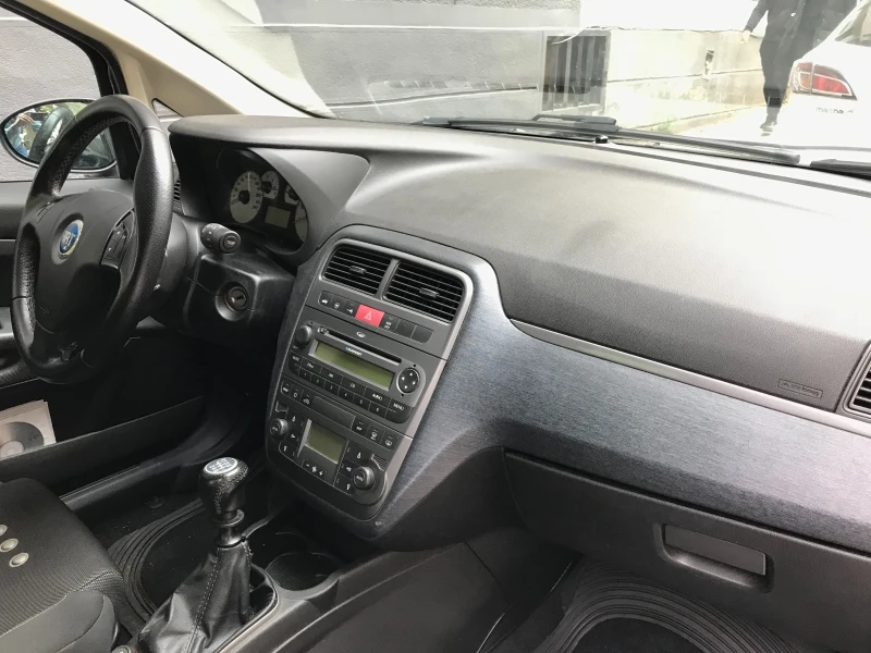 Fiat Punto Grande Punto, снимка 11 - Автомобили и джипове - 52829029