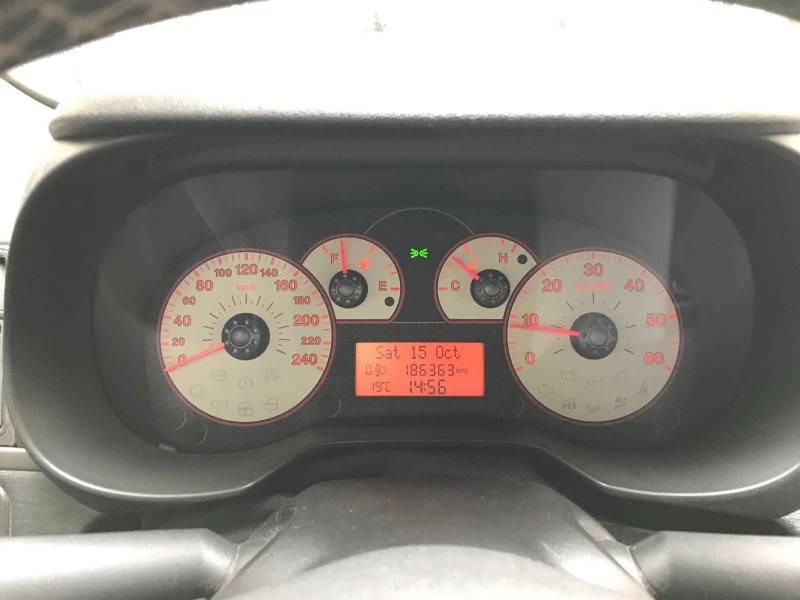 Fiat Punto Grande Punto, снимка 15 - Автомобили и джипове - 52829029