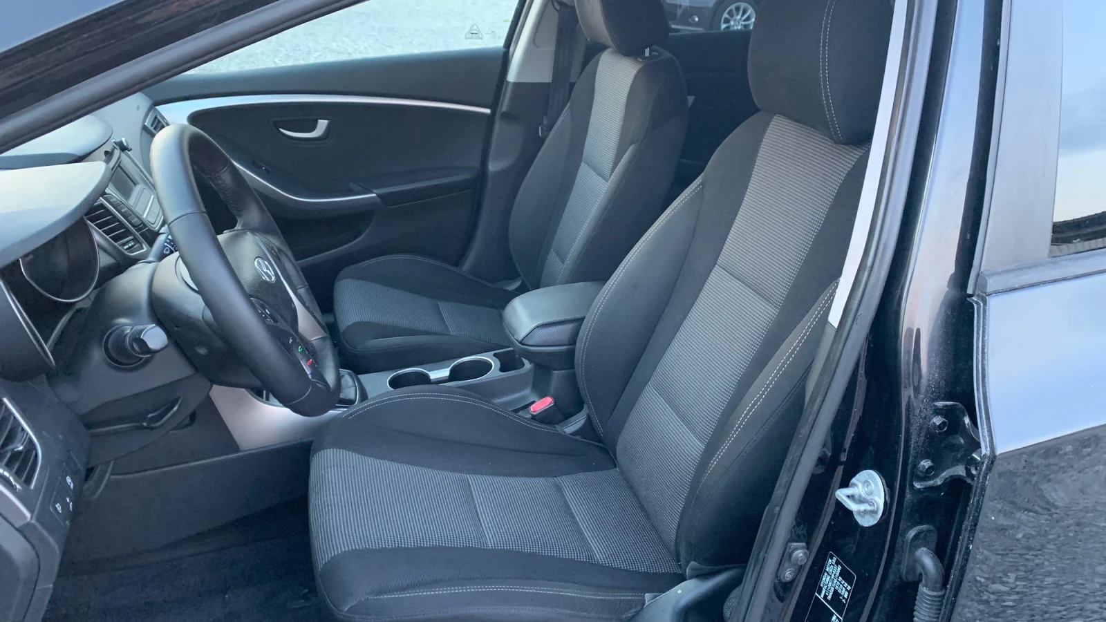 Hyundai I30 1.6crdi - изображение 8