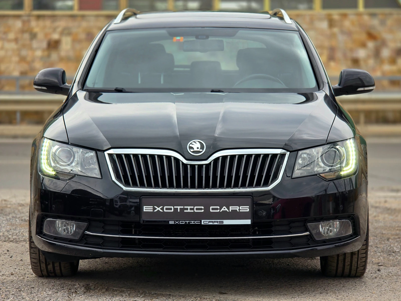 Skoda Superb 2.0 TDI ! 4x4 ! SWISS ! - изображение 2