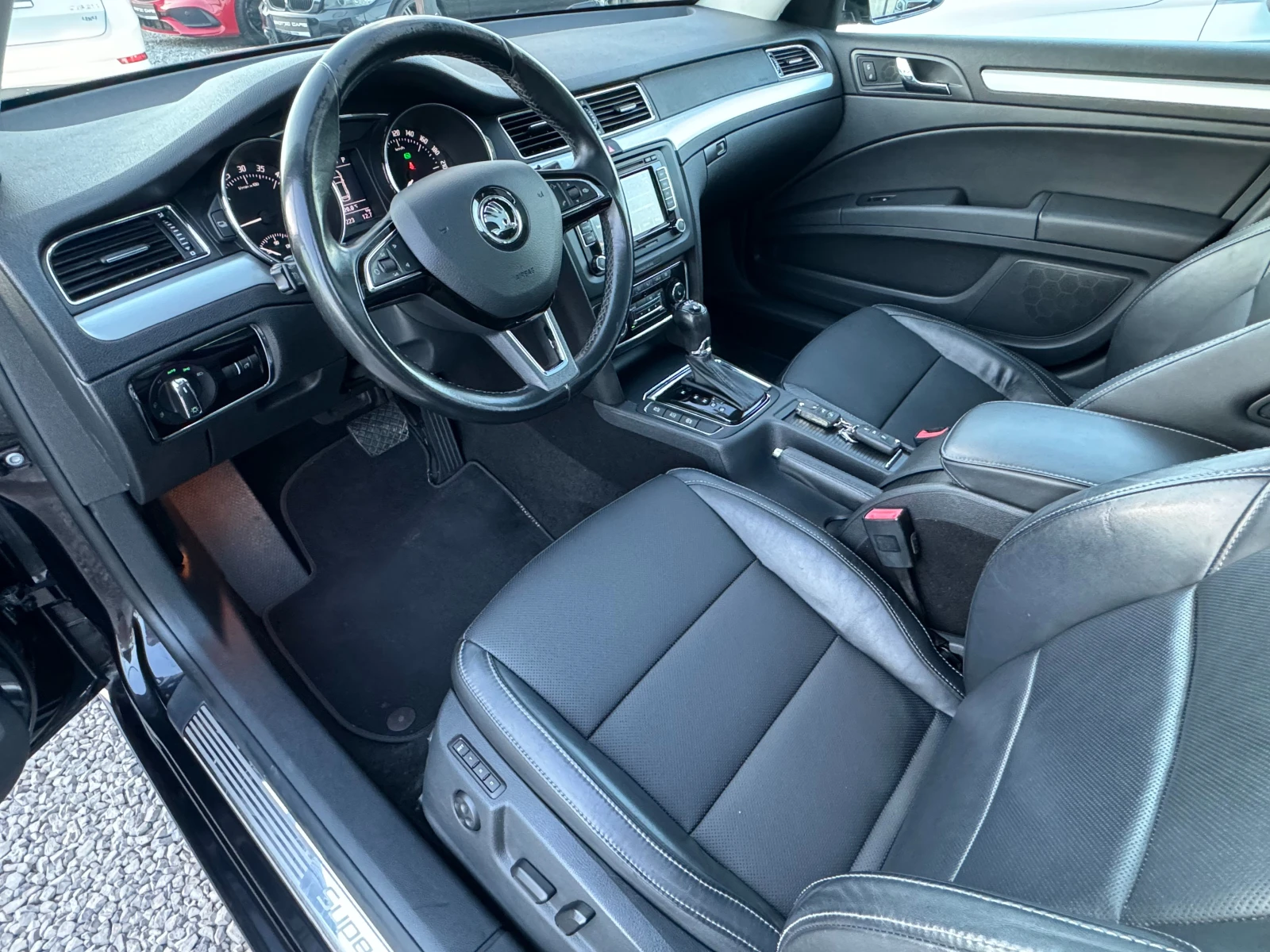 Skoda Superb 2.0 TDI ! 4x4 ! SWISS ! - изображение 8