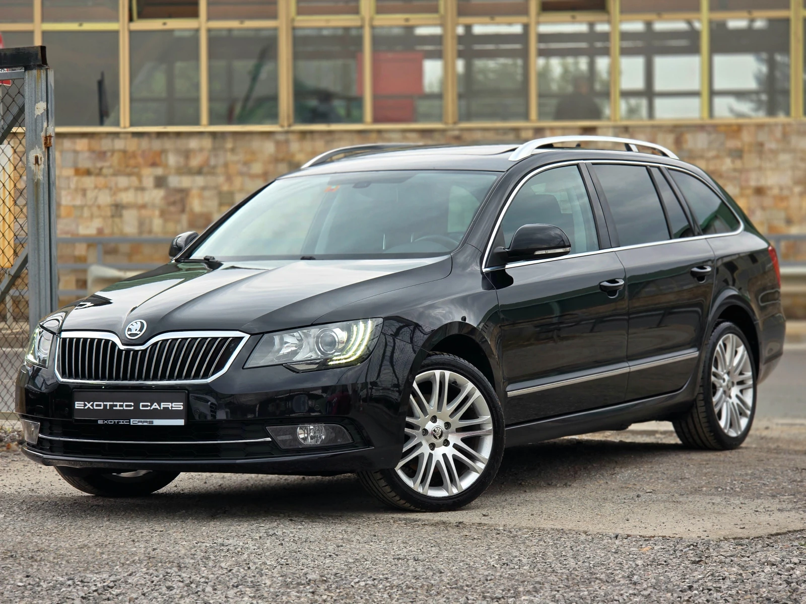 Skoda Superb 2.0 TDI ! 4x4 ! SWISS ! - изображение 3