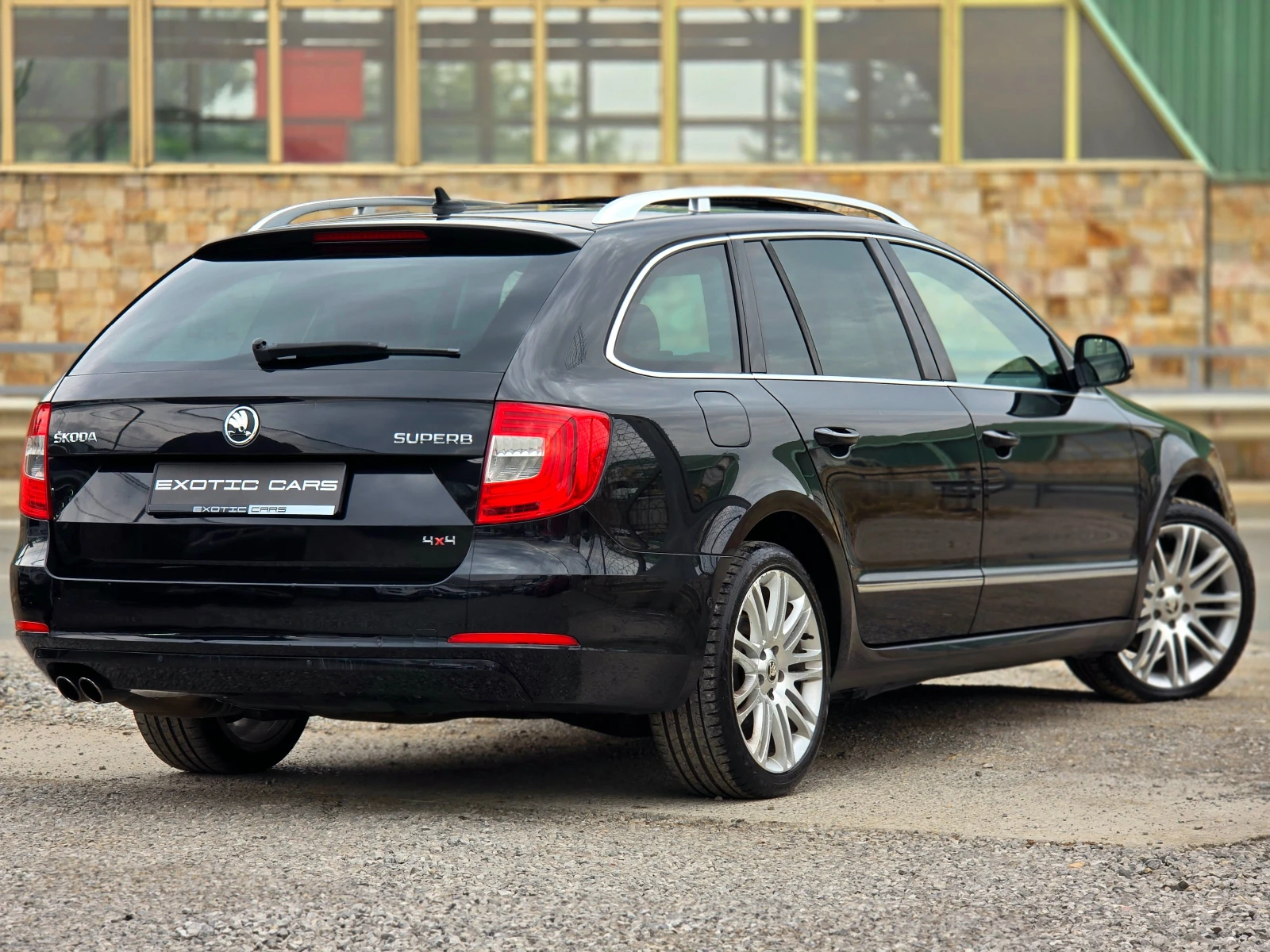 Skoda Superb 2.0 TDI ! 4x4 ! SWISS ! - изображение 4