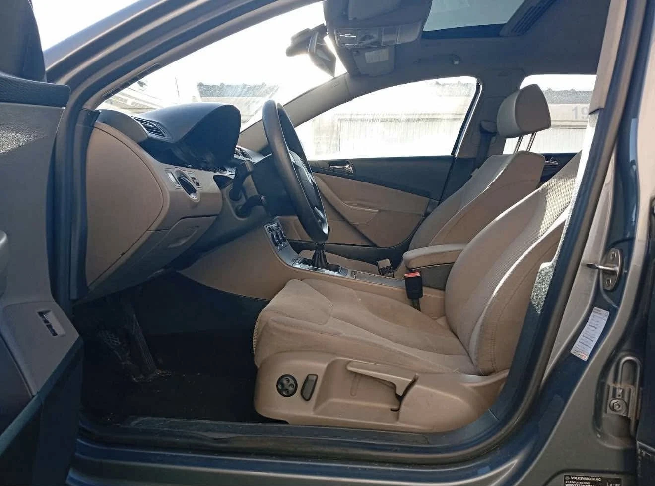 VW Passat 2.0 TDi, снимка 8 - Автомобили и джипове - 53836036