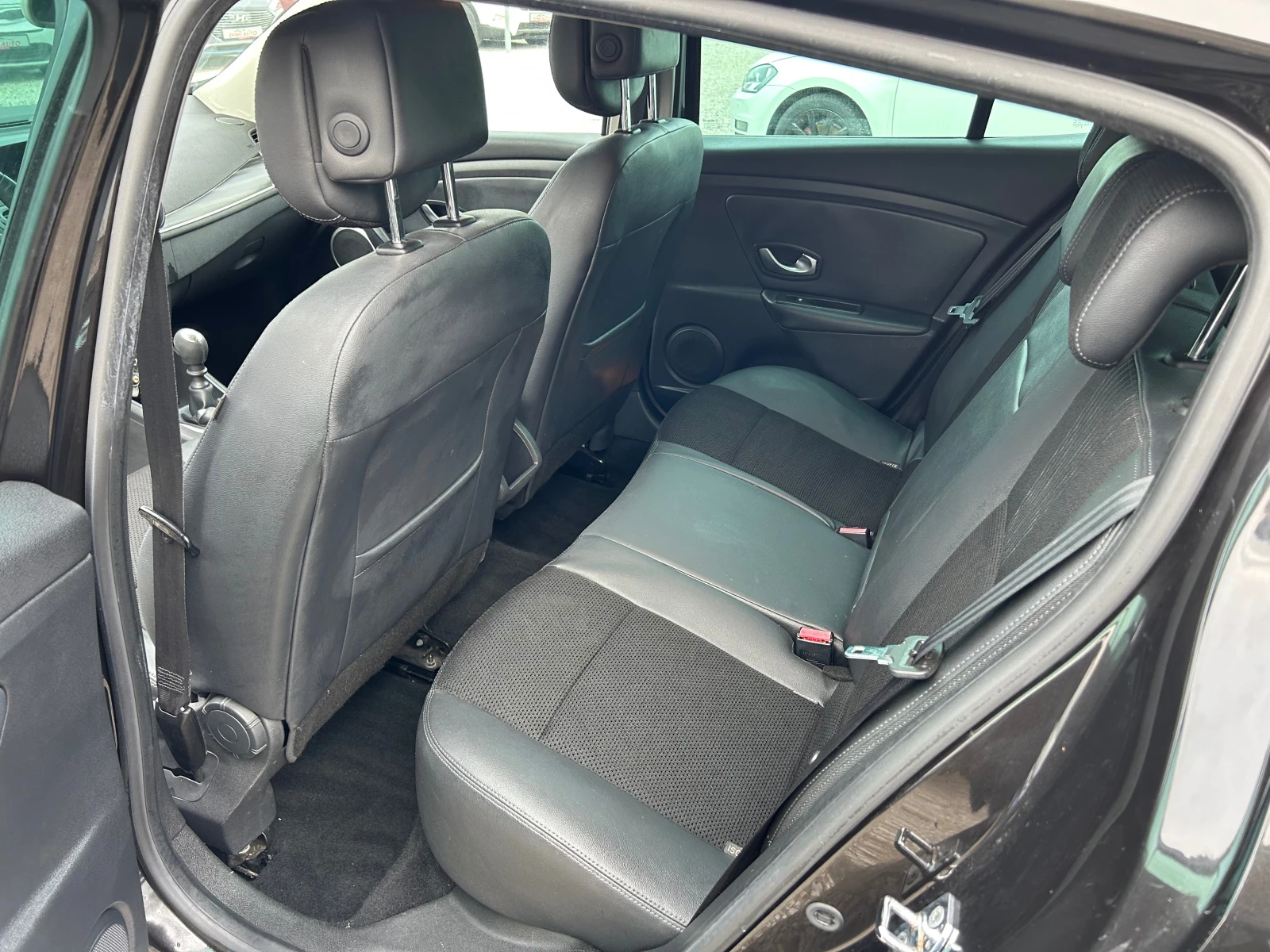 Renault Megane 1.5DCI EURO4, снимка 13 - Автомобили и джипове - 53924797