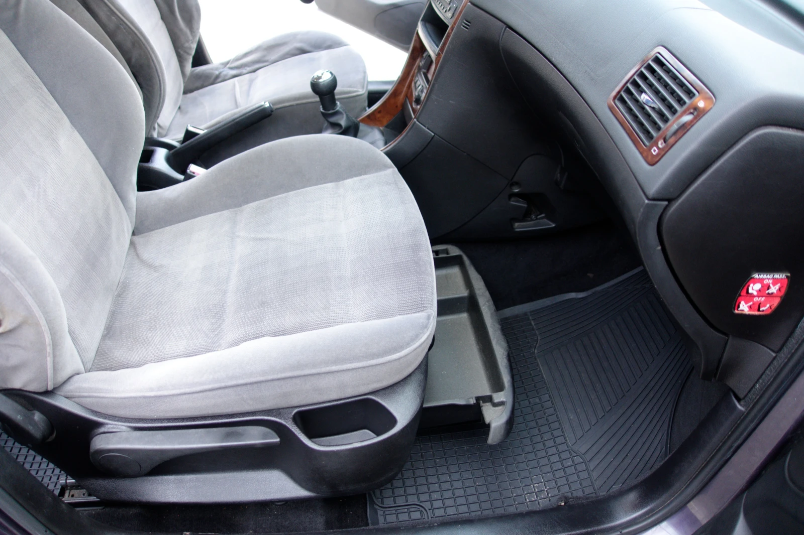 Peugeot 307 2.0 И, снимка 15 - Автомобили и джипове - 54021464