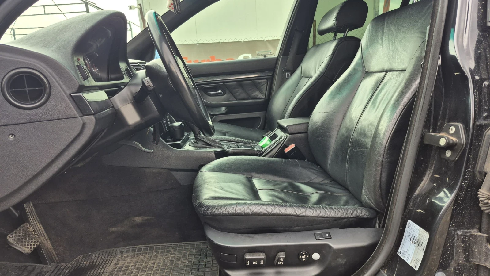 BMW 520 i LPG * Автоматик* Full OPT * Отличен * Бартер, снимка 10 - Автомобили и джипове - 54166147