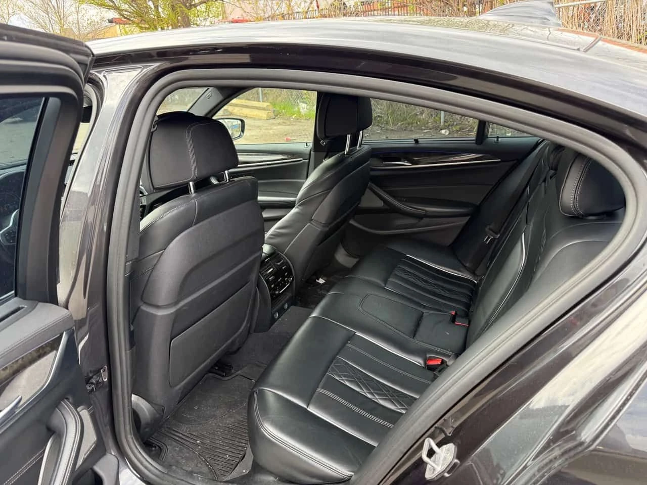 BMW 540 * 540i xDrive * CARFAX * ЦЕНА ДО БГ, снимка 13 - Автомобили и джипове - 54576575