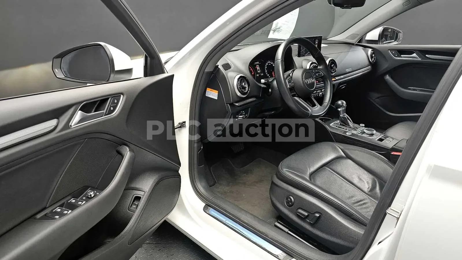 Audi A3 2.0TFSI| ПОДГРЕВ| ШИБИ| НАВИГАЦИЯ| ВКЛ.ТЕХНОТЕСТ, снимка 5 - Автомобили и джипове - 54627684