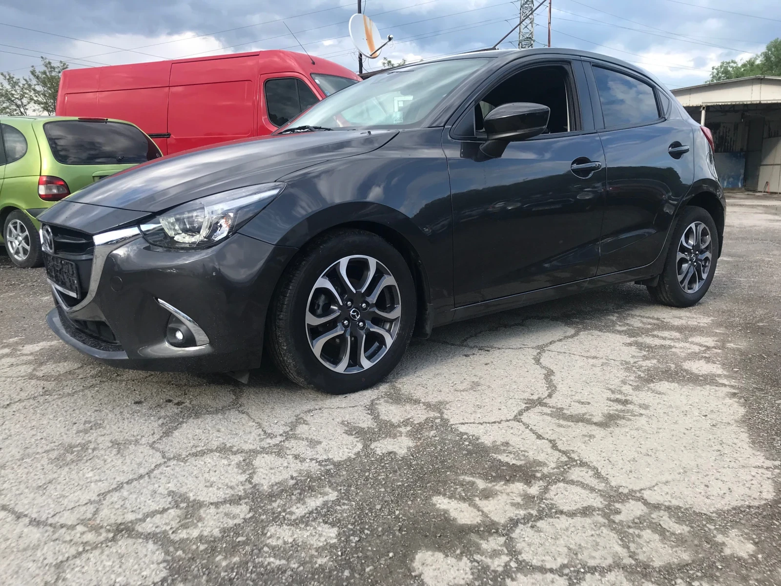 Mazda 2 1.5I AVTOMAT , снимка 2 - Автомобили и джипове - 54634911