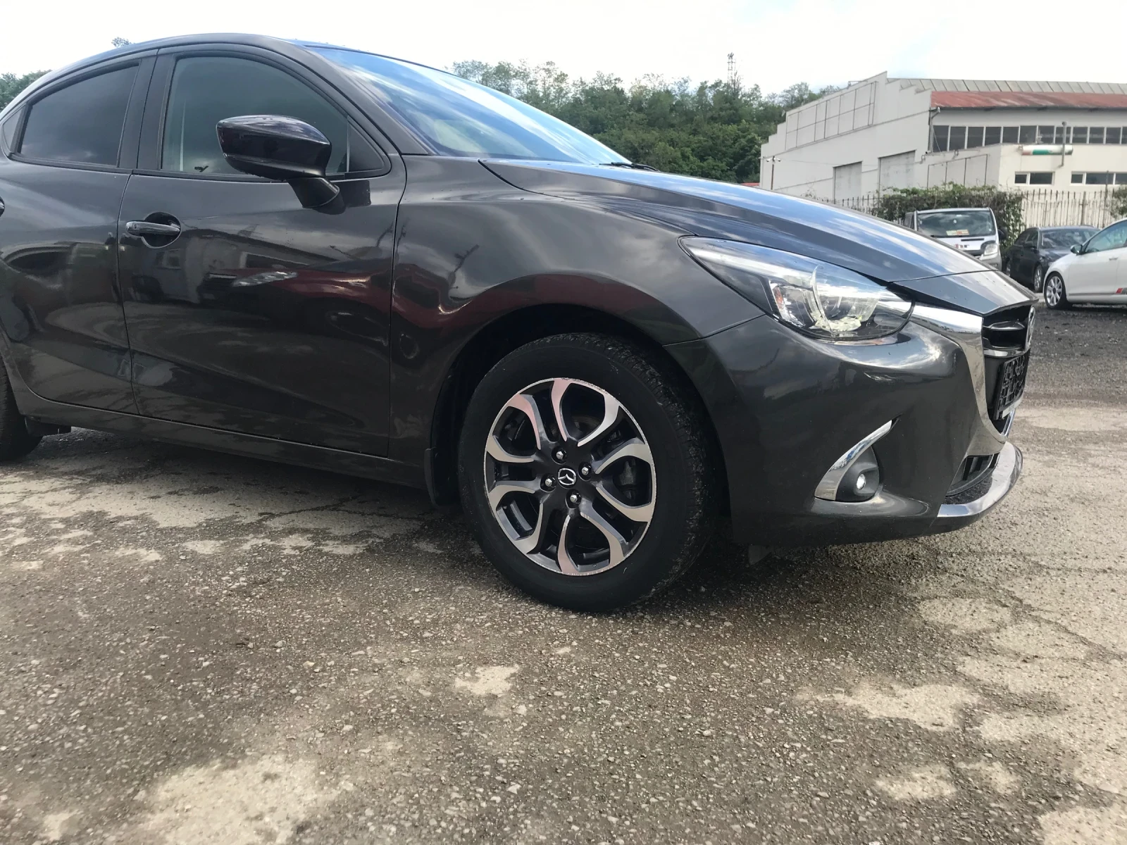 Mazda 2 1.5I AVTOMAT , снимка 3 - Автомобили и джипове - 54634911