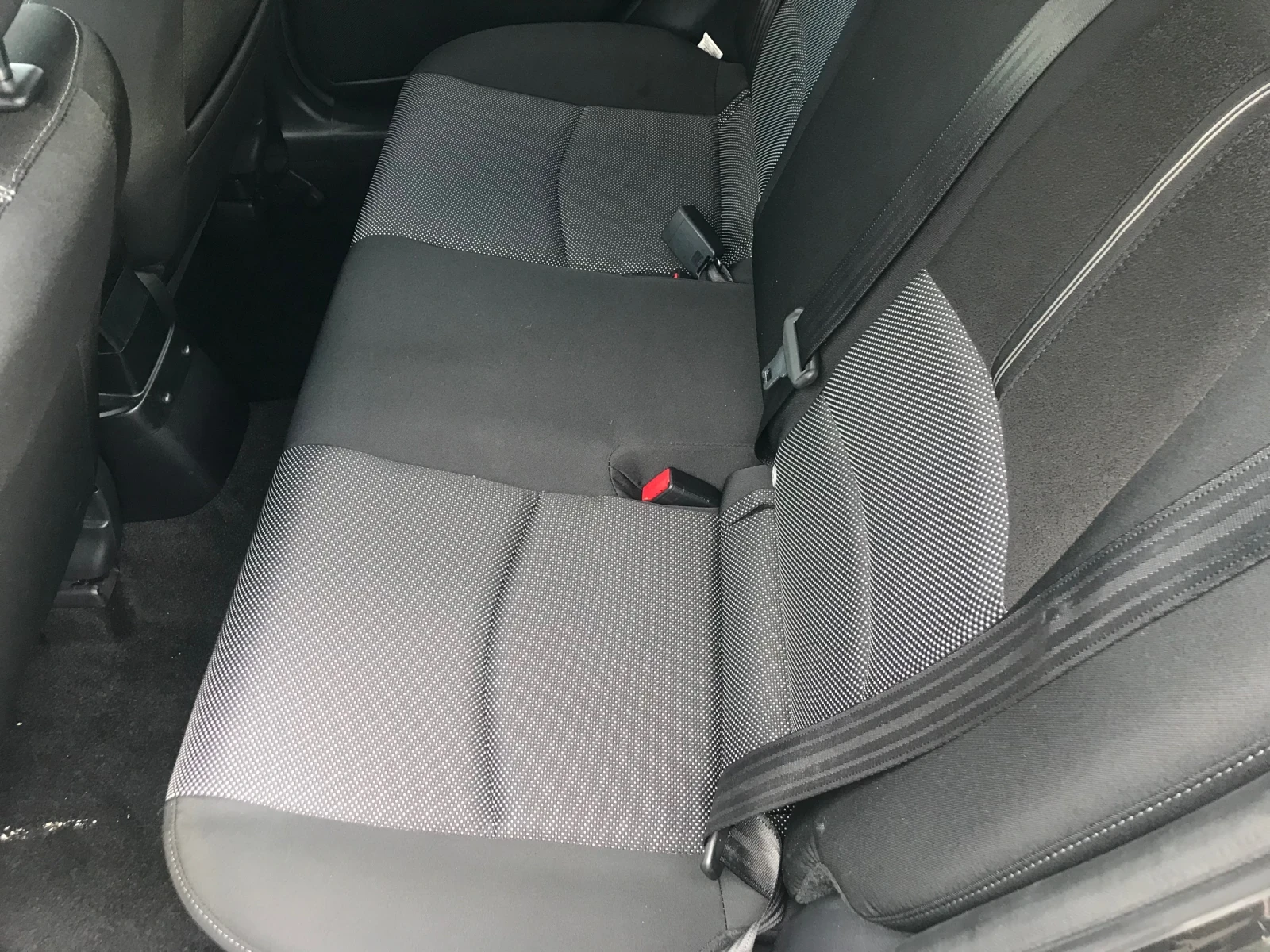 Mazda 2 1.5I AVTOMAT , снимка 14 - Автомобили и джипове - 54634911