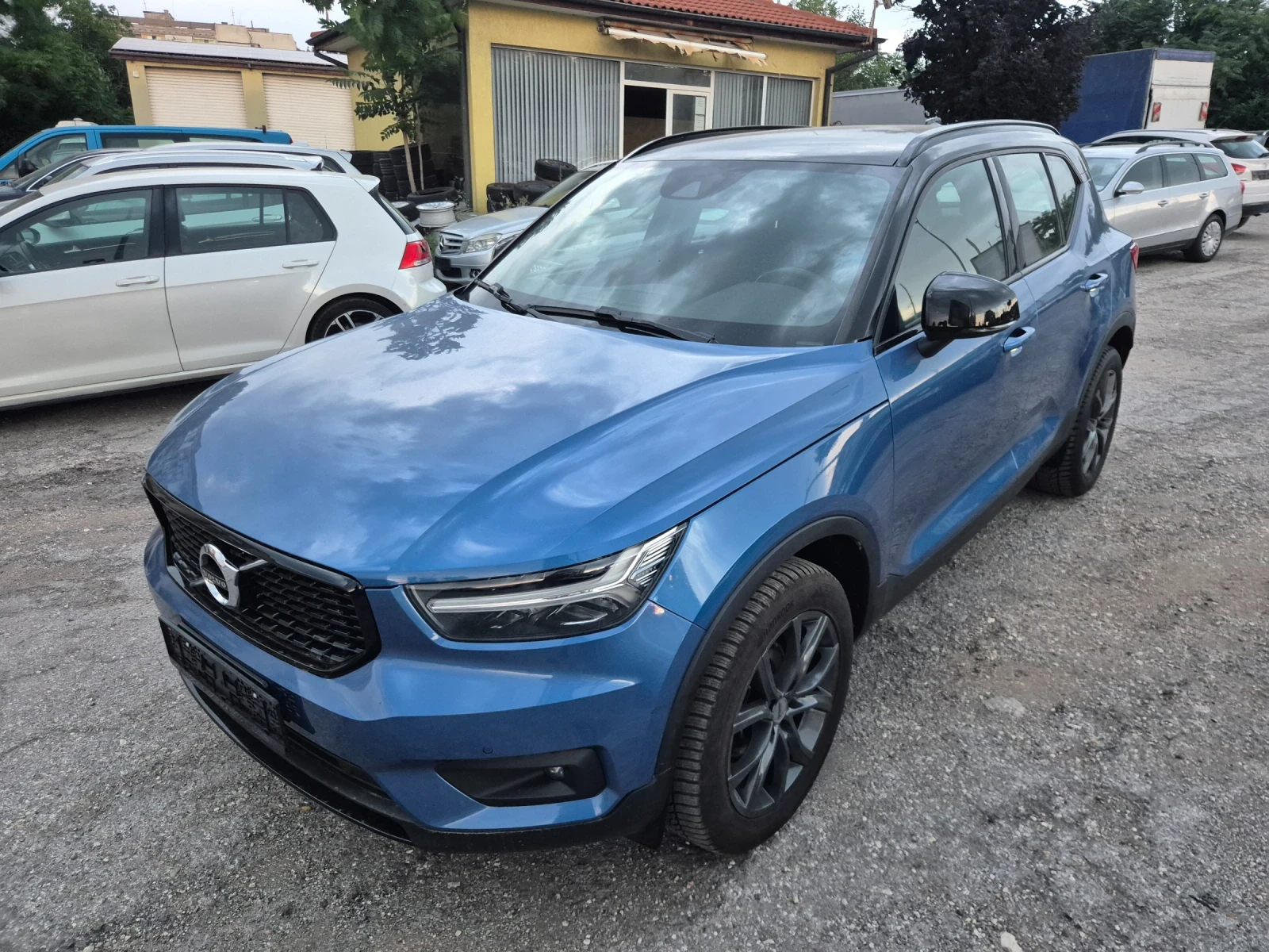 Volvo XC40 2.0D* D3* MOMENTUM* ПЪЛНА СЕРВИЗНА ИСТОРИЯ!