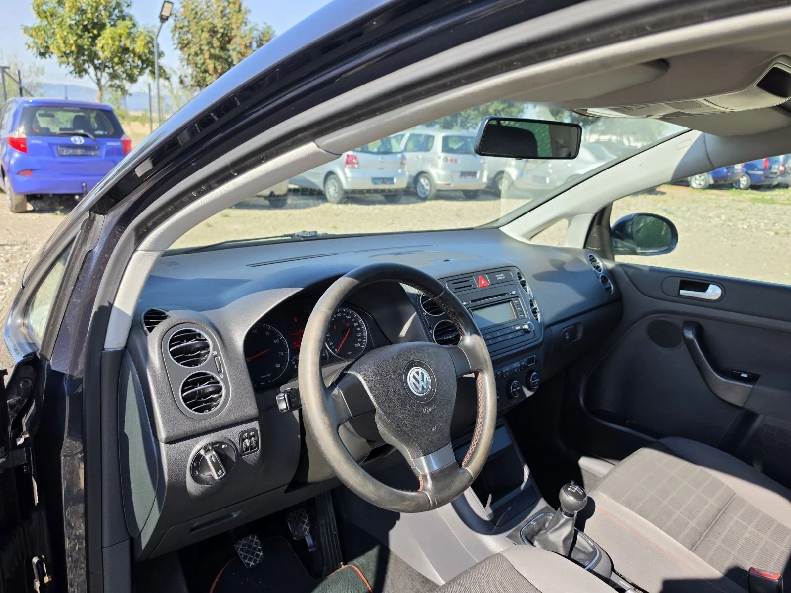 VW Golf Plus 1.6i 102, снимка 10 - Автомобили и джипове - 55187360