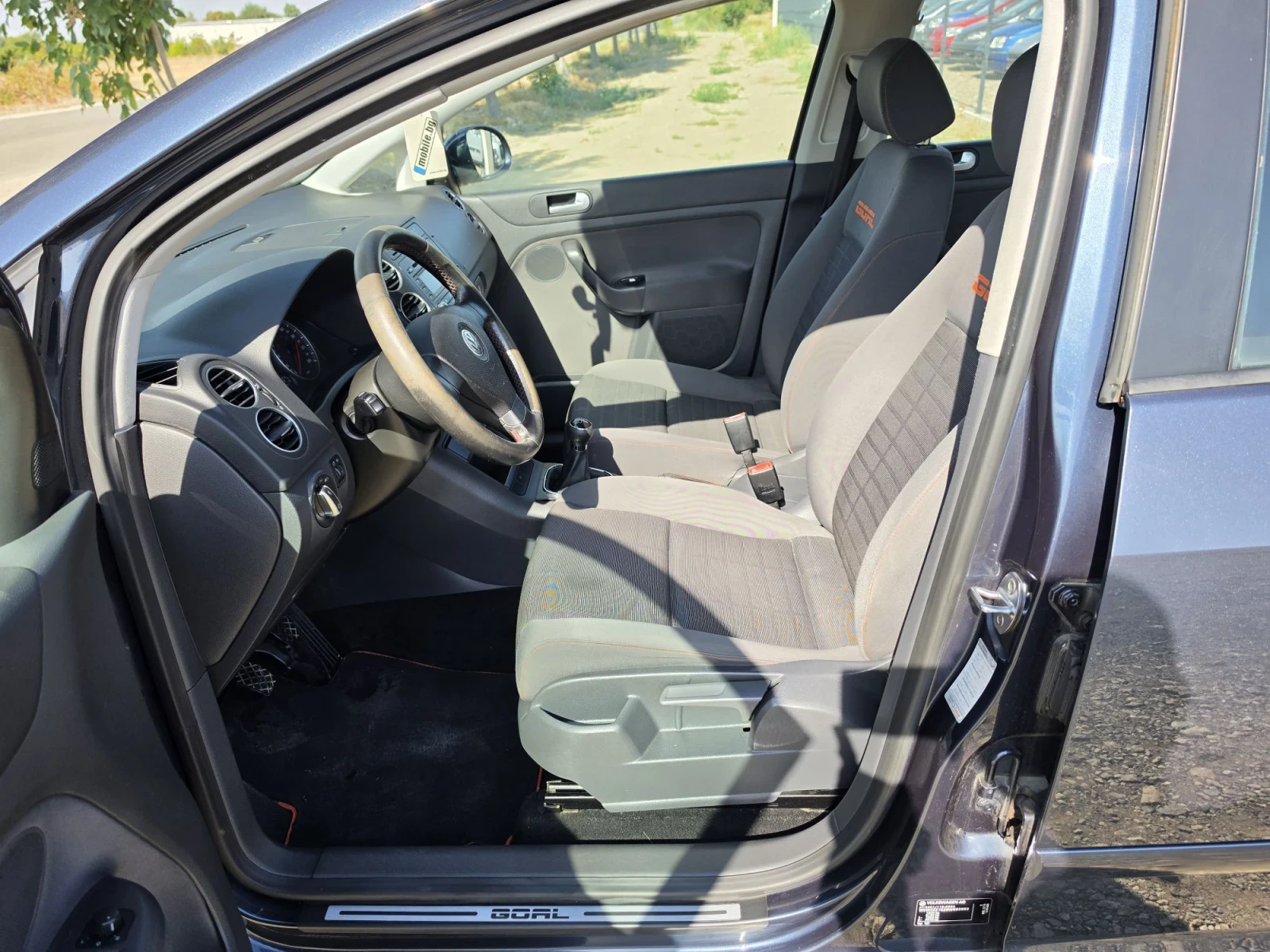 VW Golf Plus 1.6i 102, снимка 10 - Автомобили и джипове - 55187360