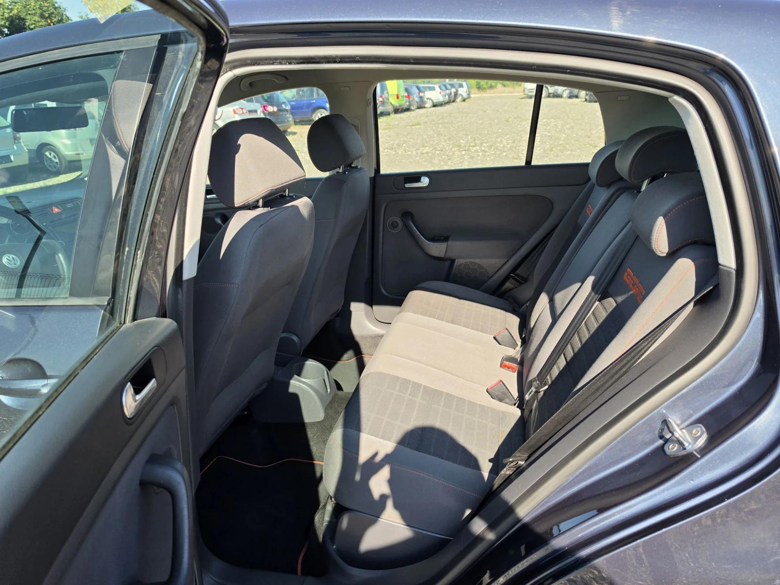 VW Golf Plus 1.6i 102, снимка 15 - Автомобили и джипове - 55187360