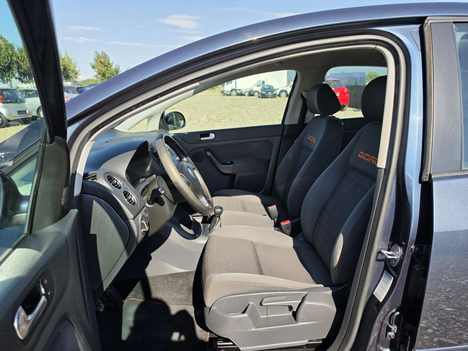 VW Golf Plus 1.6i 102, снимка 11 - Автомобили и джипове - 55187360