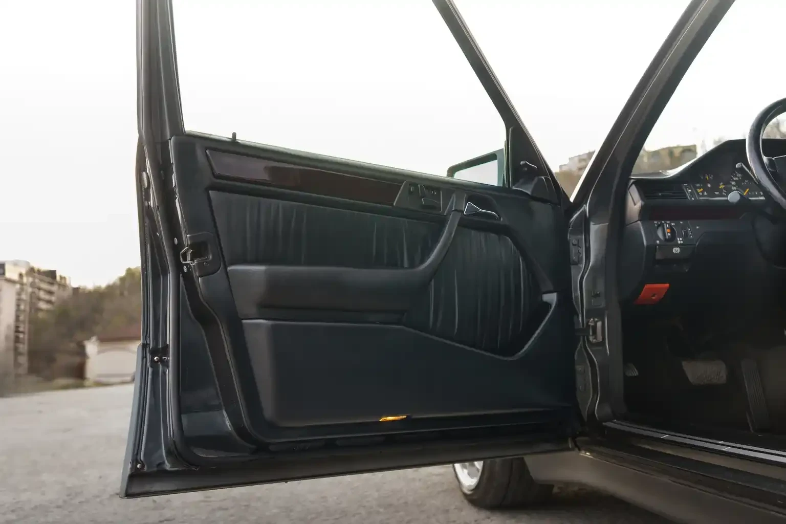 Mercedes-Benz 500 E, снимка 11 - Автомобили и джипове - 55568909