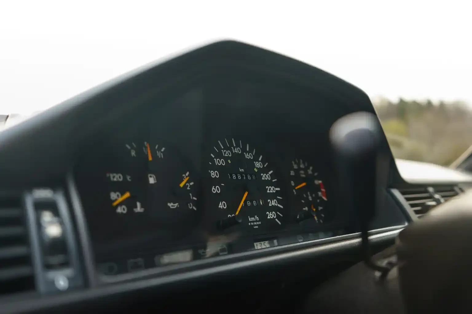 Mercedes-Benz 500 E, снимка 9 - Автомобили и джипове - 55568909