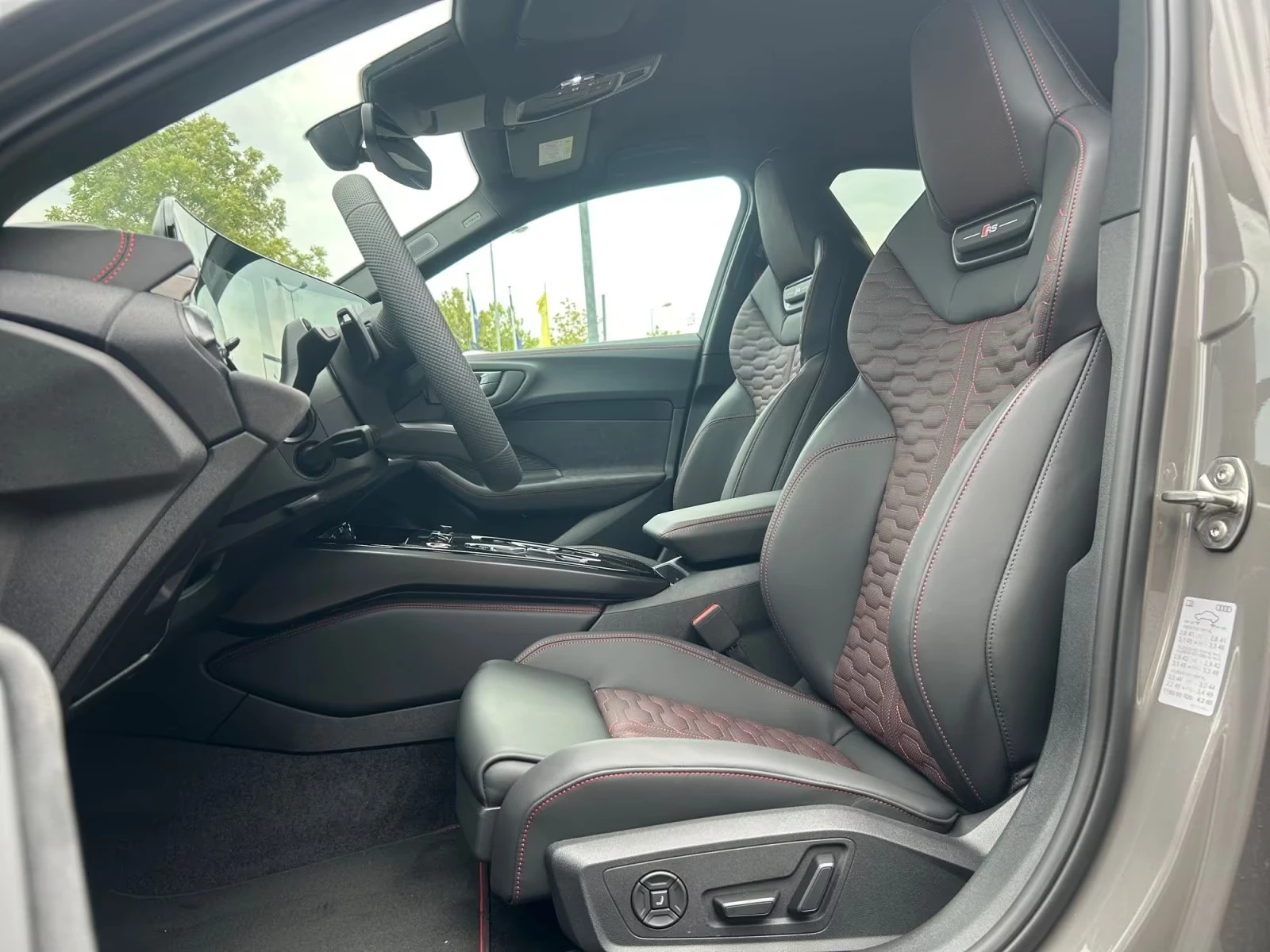 Audi Rs5 NEW 2026 / B&O / HUD / MATRIX / TECH PLUS / 360, снимка 8 - Автомобили и джипове - 55613622