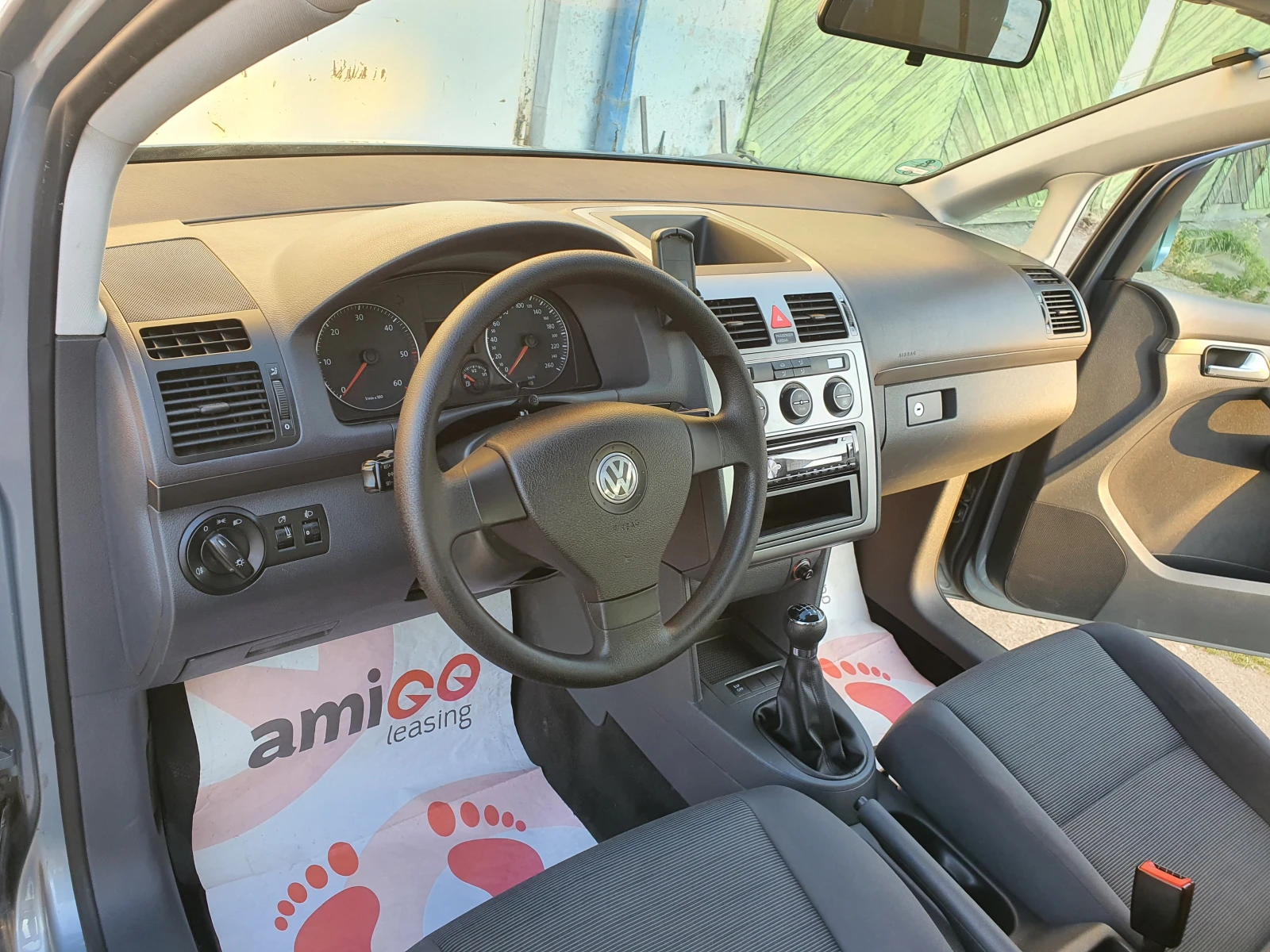 VW Touran 1.9-TDI , снимка 10 - Автомобили и джипове - 55956146