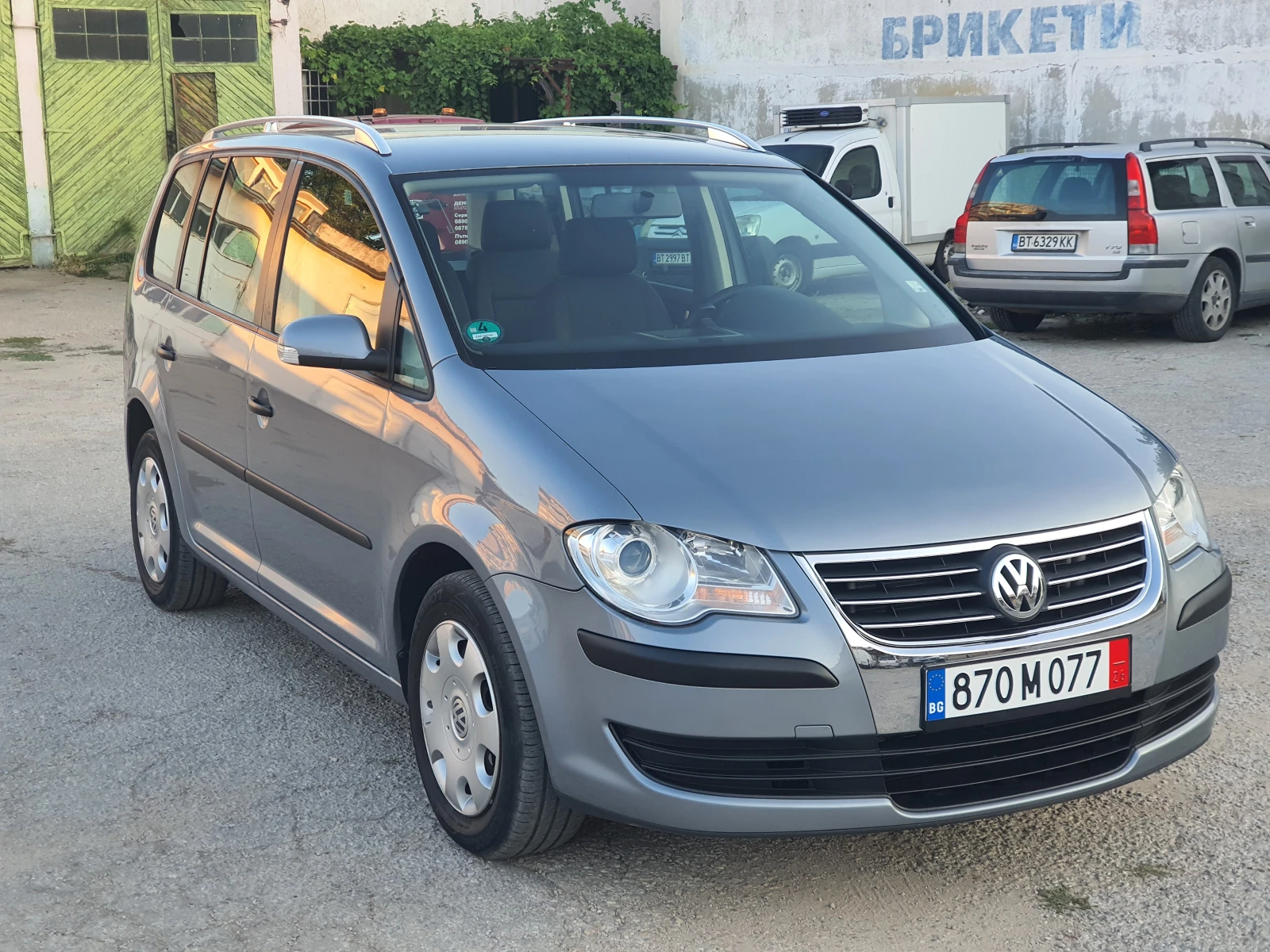 VW Touran 1.9-TDI , снимка 2 - Автомобили и джипове - 56280685