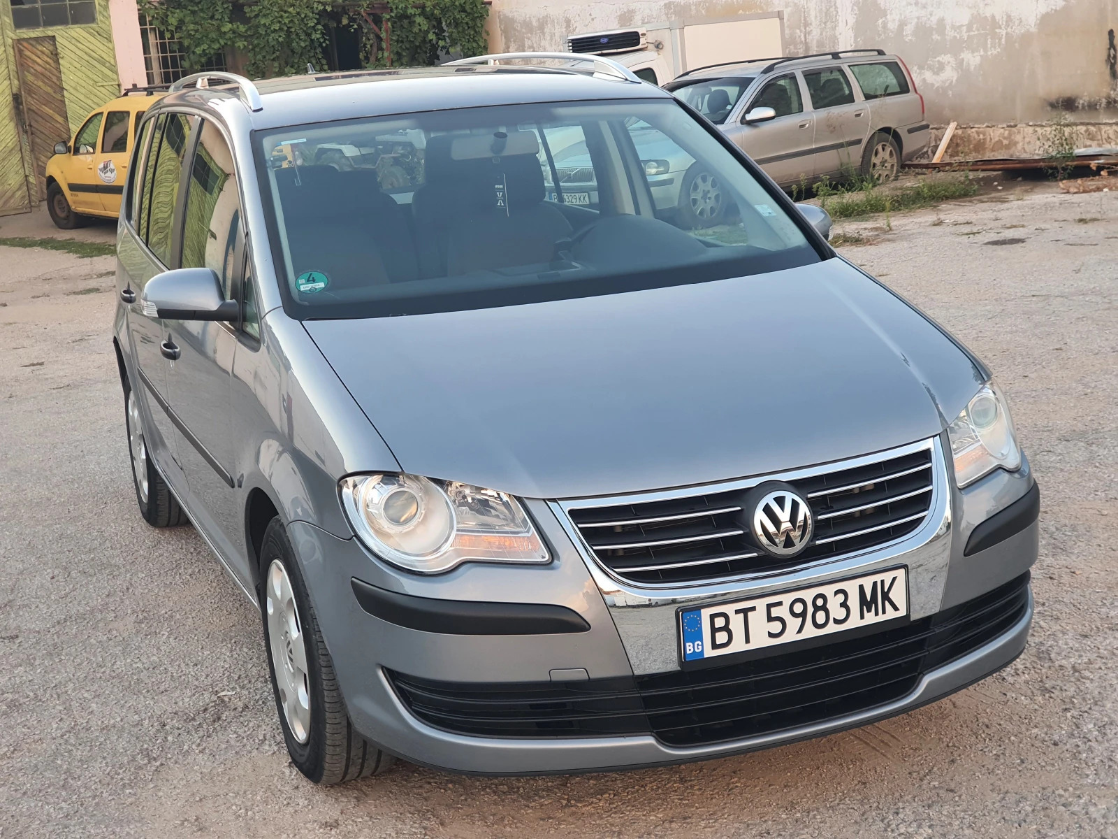 VW Touran 1.9-TDI , снимка 2 - Автомобили и джипове - 55956146