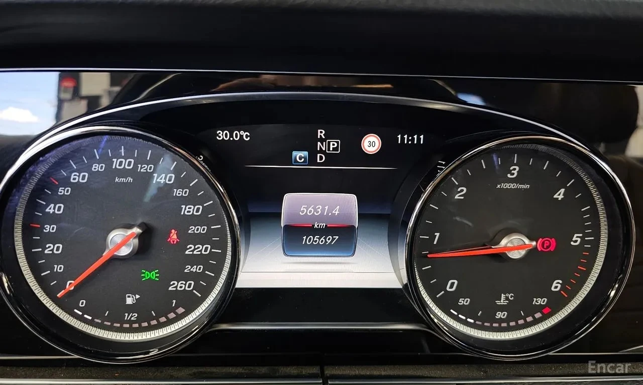 Mercedes-Benz E 220 * E220d 4MATIC Avantgarde * ЦЕНА ДО БГ, снимка 8 - Автомобили и джипове - 55841602
