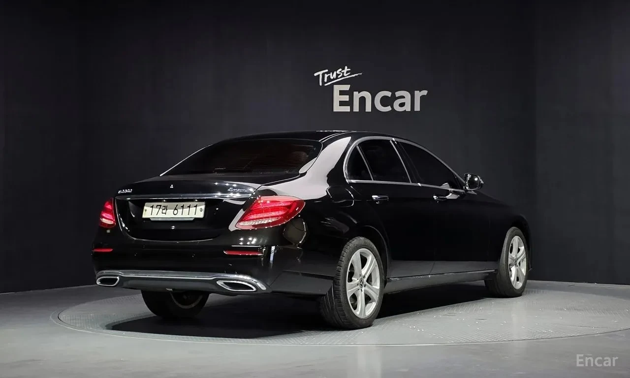 Mercedes-Benz E 220 * E220d 4MATIC Avantgarde * ЦЕНА ДО БГ, снимка 2 - Автомобили и джипове - 55841602