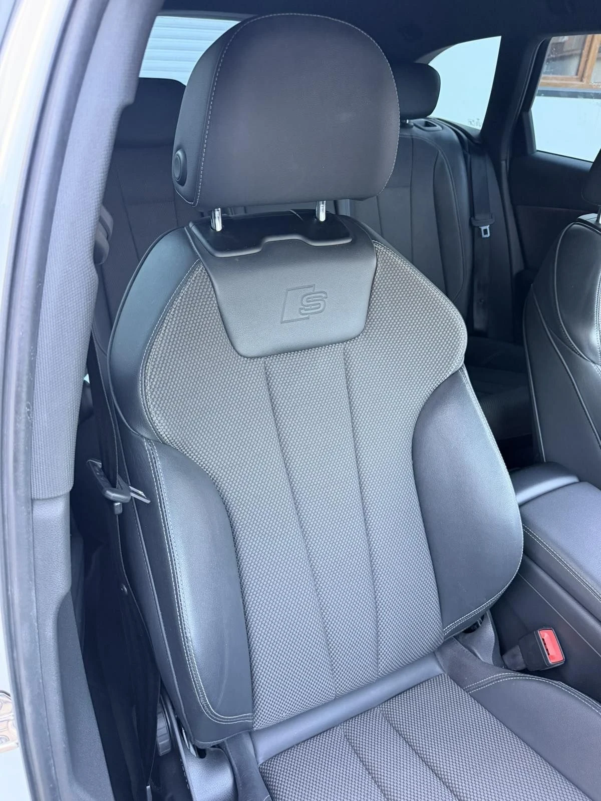 Audi A4 35 TDI Facelift/S-line/Matrix, снимка 11 - Автомобили и джипове - 56485354