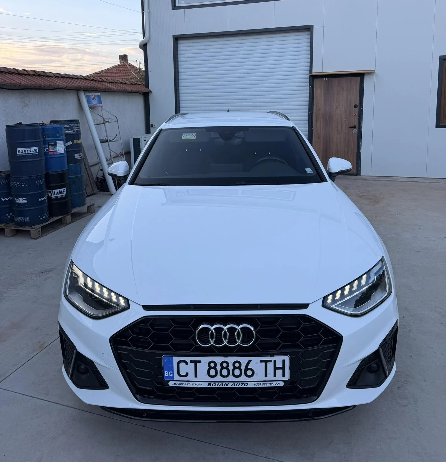 Audi A4 35 TDI Facelift/S-line/Matrix, снимка 2 - Автомобили и джипове - 56485354