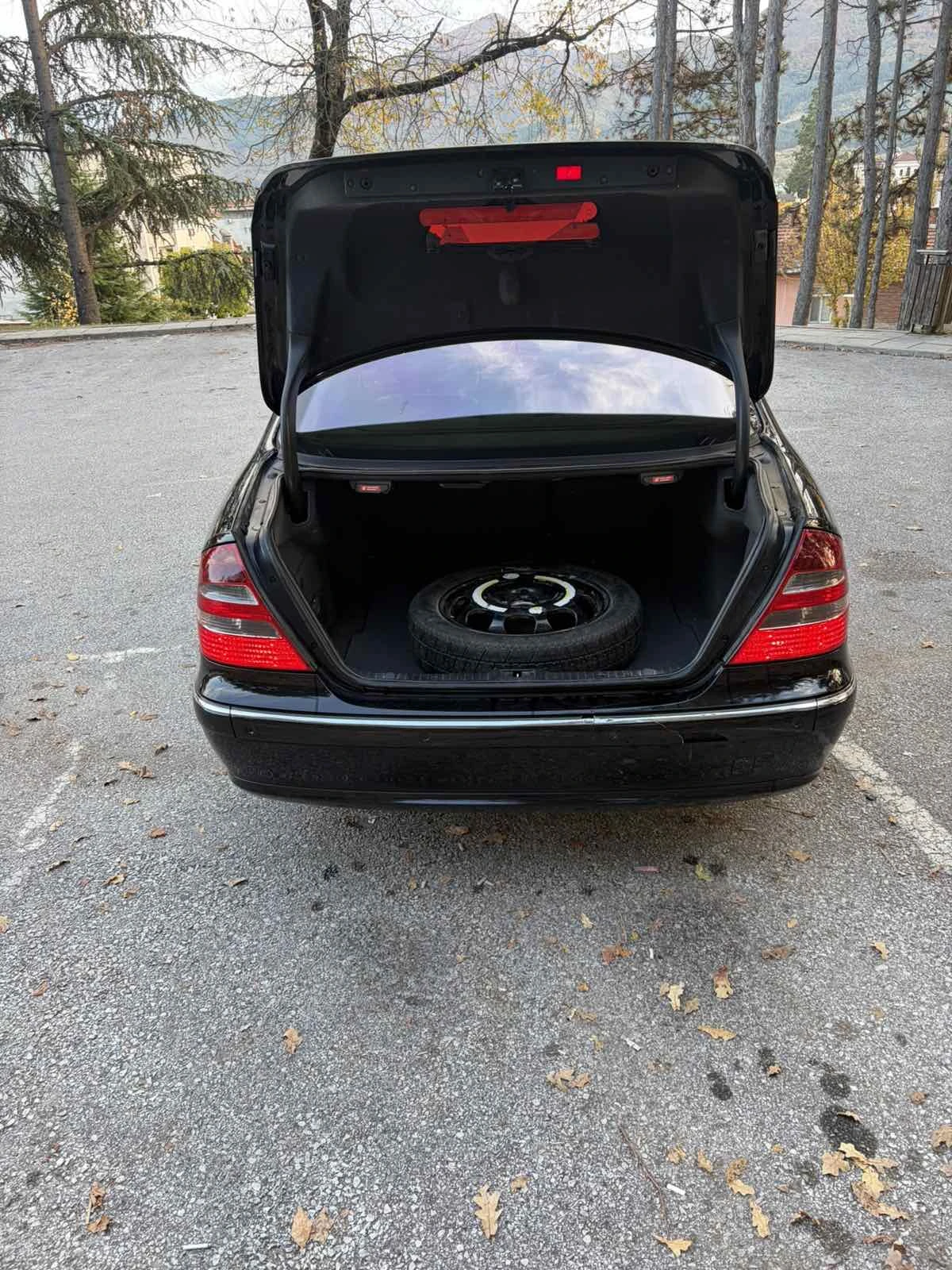 Mercedes-Benz E 320, снимка 4 - Автомобили и джипове - 56523163