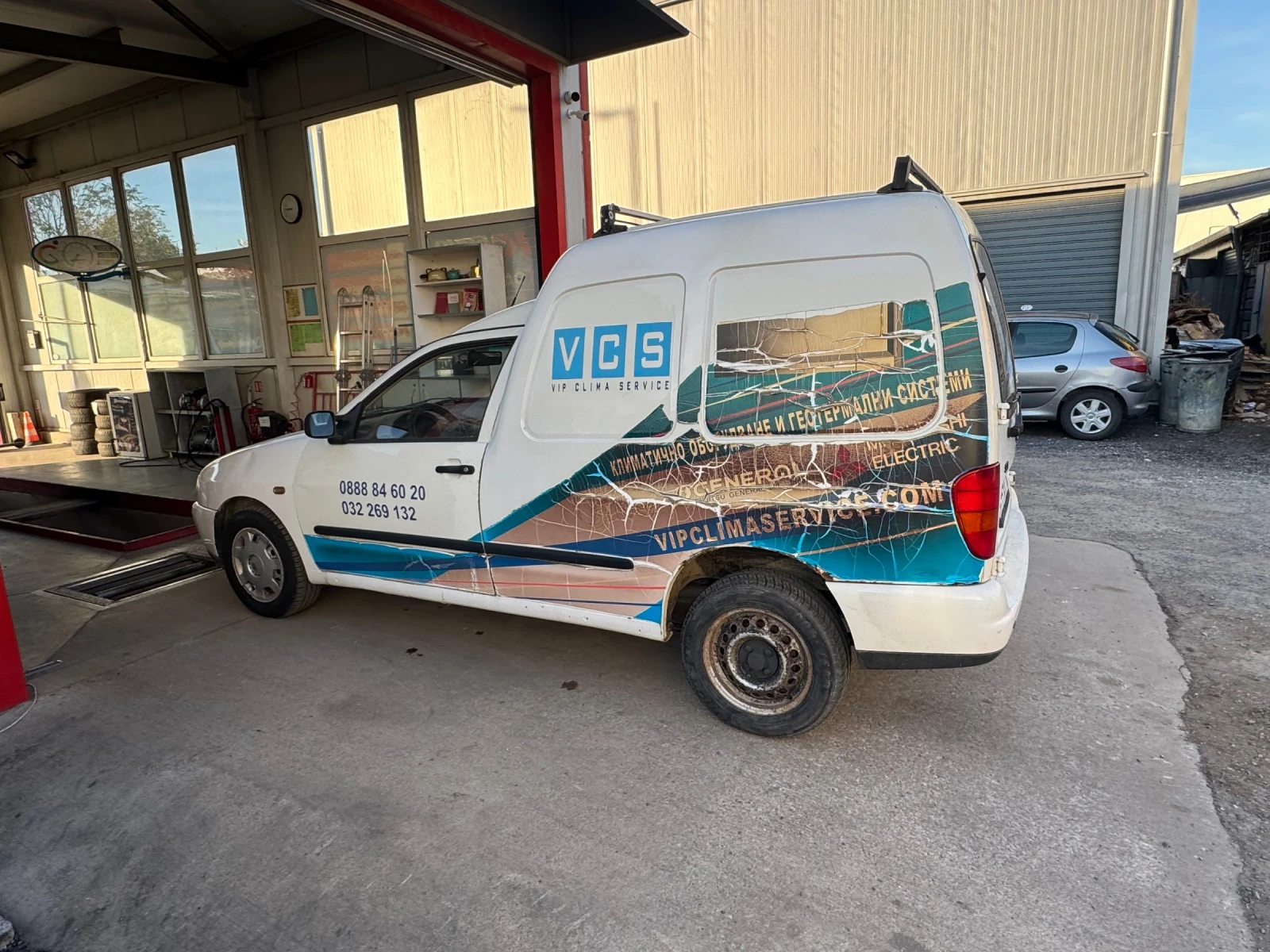 VW Caddy, снимка 4 - Автомобили и джипове - 56575454