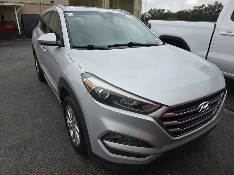 Hyundai Tucson SEL 2.0Л ИДЕАЛЕН ЗА ГАЗ, снимка 2 - Автомобили и джипове - 48886098