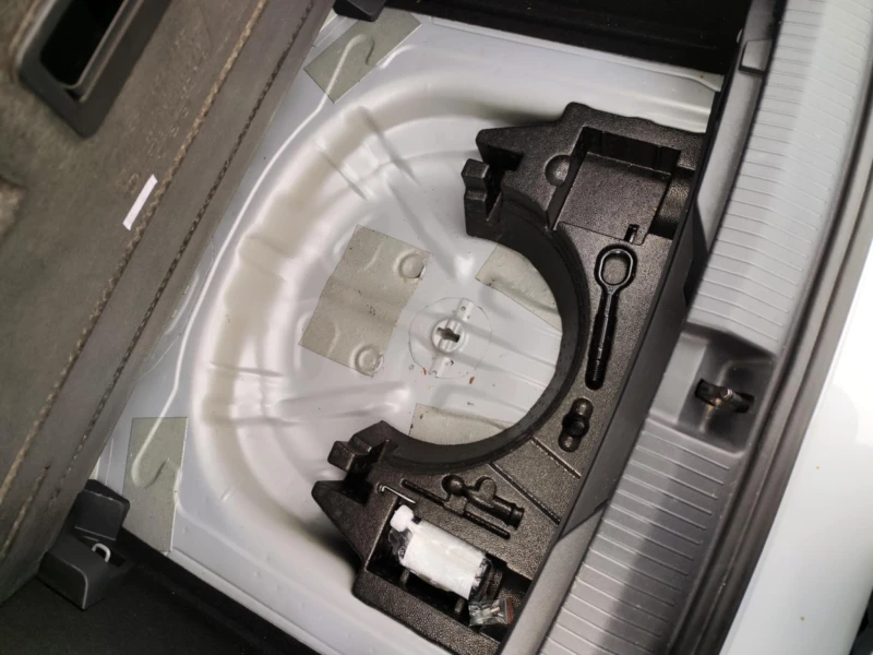 VW T-Roc 1.5, снимка 7 - Автомобили и джипове - 52620690