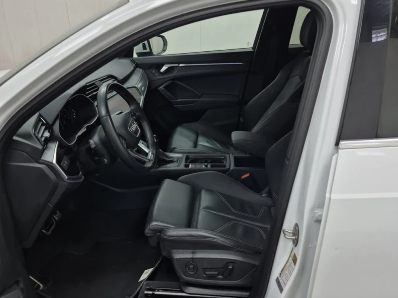 Audi Q3 * PROGRESSIV * CARFAX * БЕЗ ПЪРВОНАЧАЛНА ВНОСКА, снимка 5 - Автомобили и джипове - 53157746