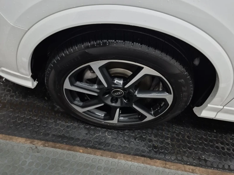 Audi Q3 * PROGRESSIV * CARFAX * БЕЗ ПЪРВОНАЧАЛНА ВНОСКА, снимка 6 - Автомобили и джипове - 53157746