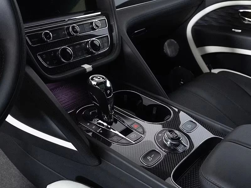 Bentley Bentayga V8 / SPEED / MULLINER / CERAMICS / NAIM / PANO /, снимка 13 - Автомобили и джипове - 54966709