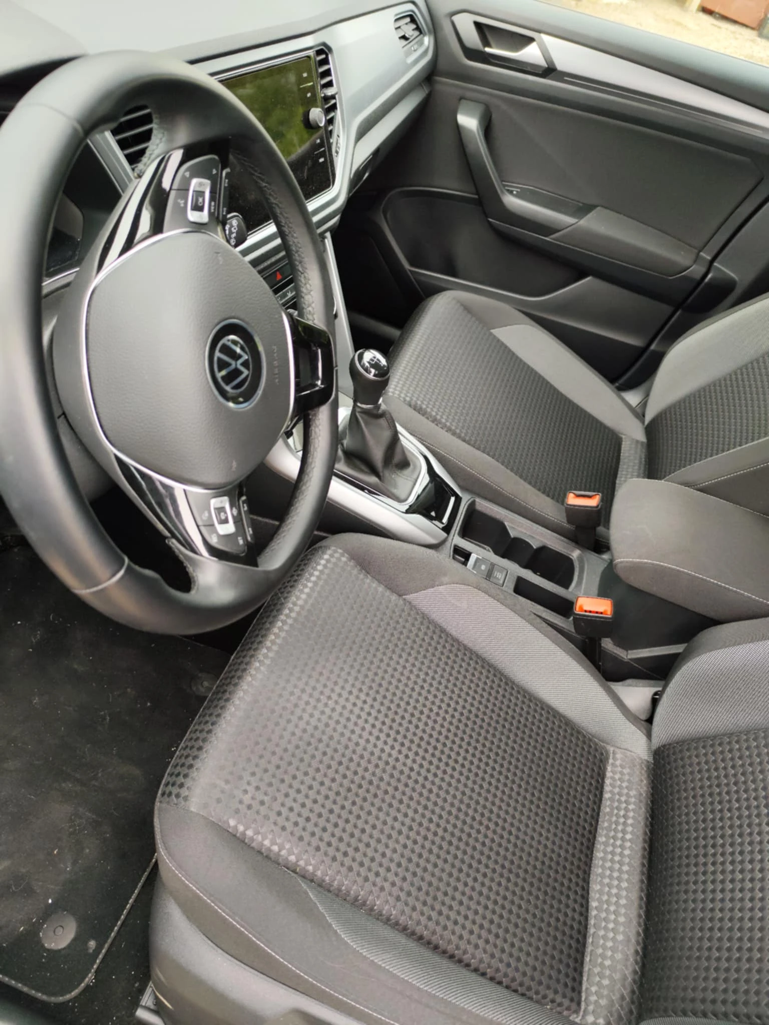 VW T-Roc 1.5 - изображение 9