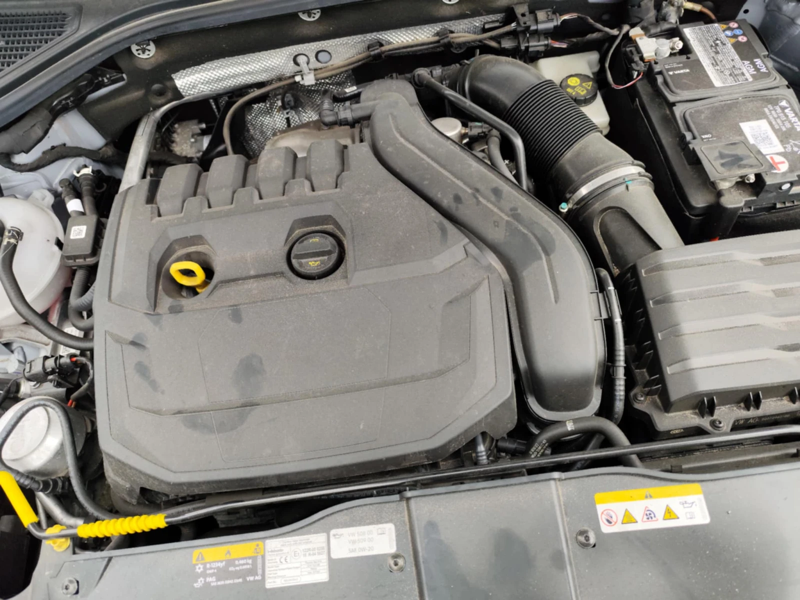 VW T-Roc 1.5, снимка 12 - Автомобили и джипове - 53761607