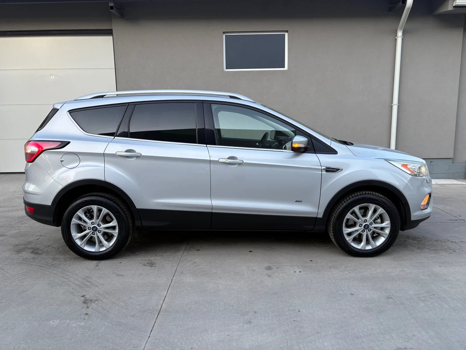 Ford Kuga Titanium 2.0 diesel 180kc AWD Euro 6 Automatic - изображение 9