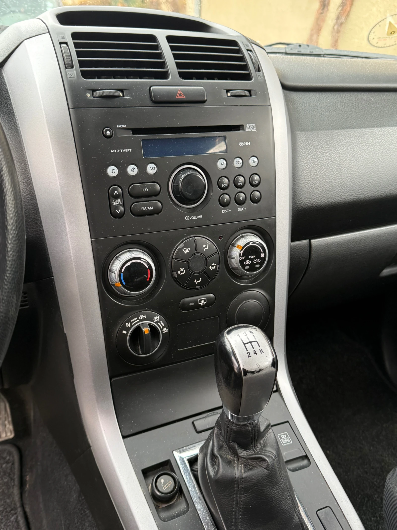 Suzuki Grand vitara, снимка 15 - Автомобили и джипове - 53903037