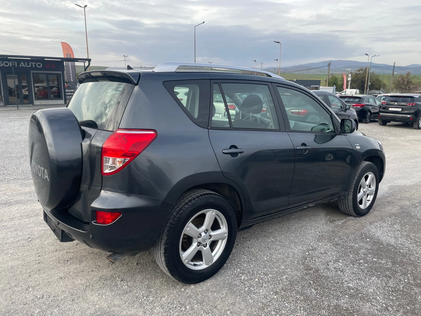 Toyota Rav4 2.2 D4D 4X4, снимка 7 - Автомобили и джипове - 54222147