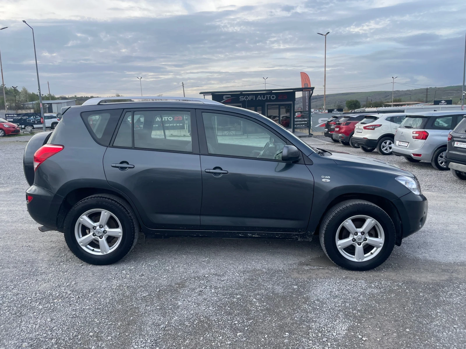 Toyota Rav4 2.2 D4D 4X4, снимка 2 - Автомобили и джипове - 54222147