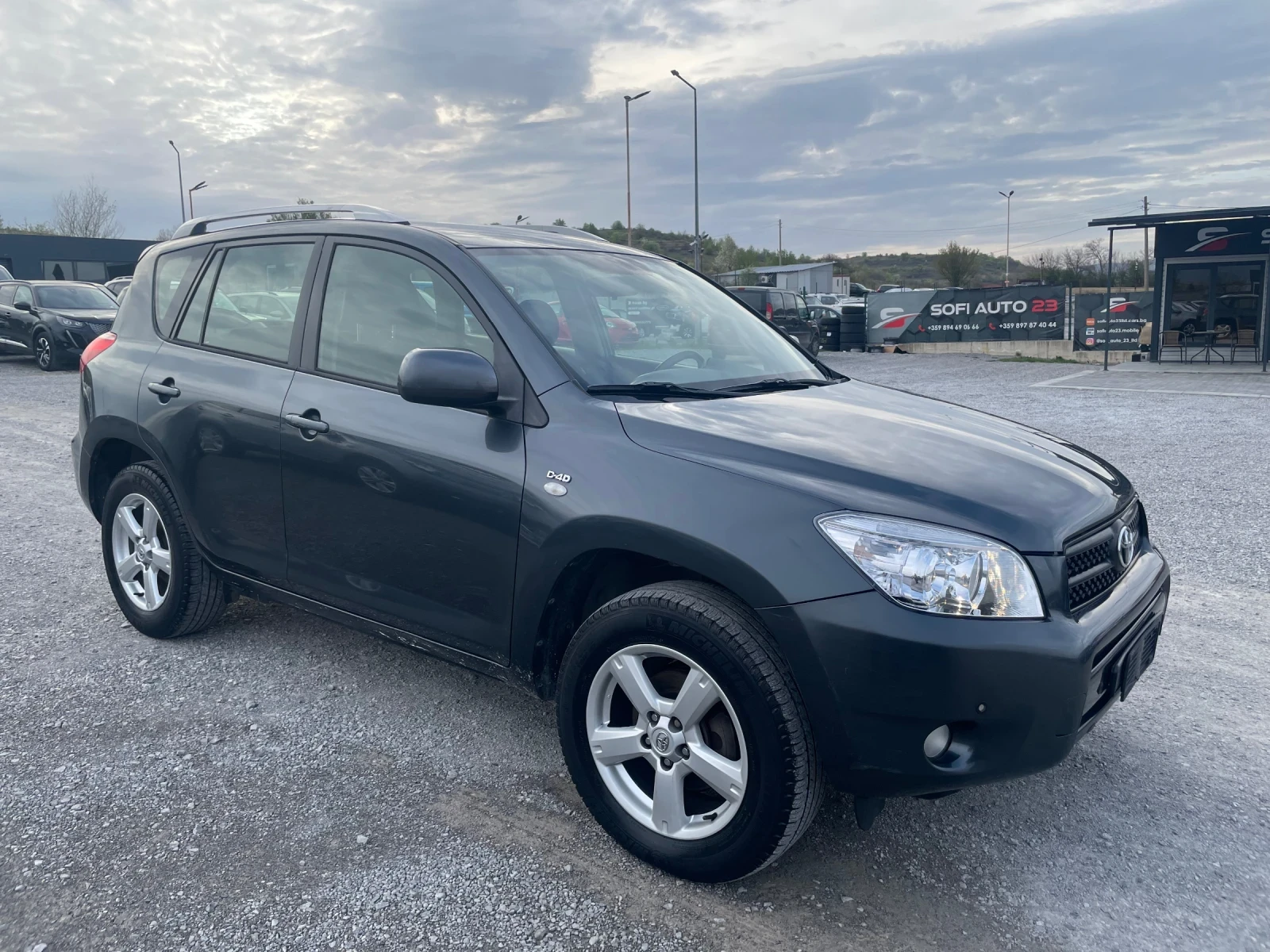 Toyota Rav4 2.2 D4D 4X4, снимка 3 - Автомобили и джипове - 54222147