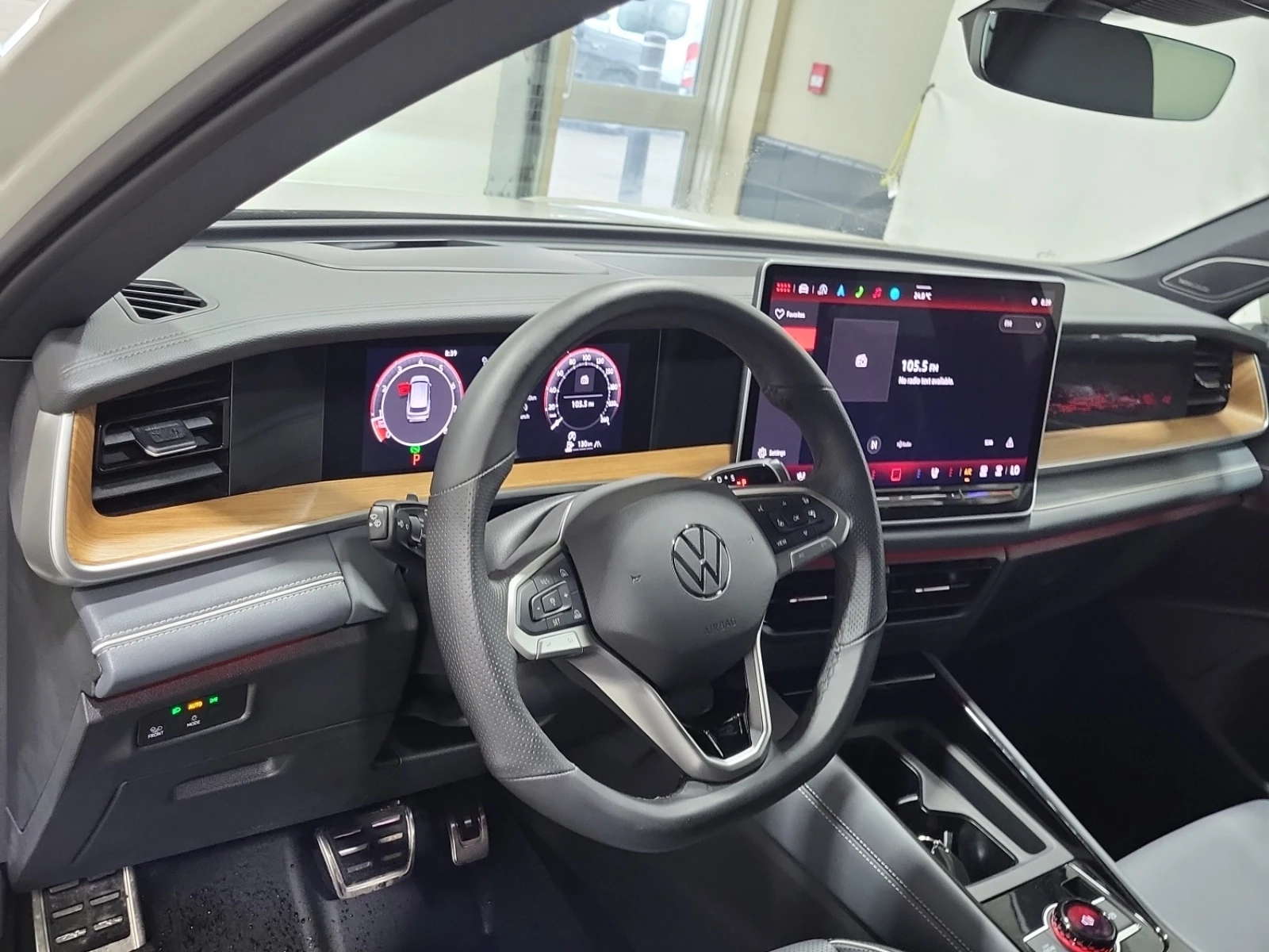 VW Tiguan HIGHLINE TURBO R-LINE * НОВ * 4Х4 * ОБДУХВАНЕ * , снимка 6 - Автомобили и джипове - 54902080