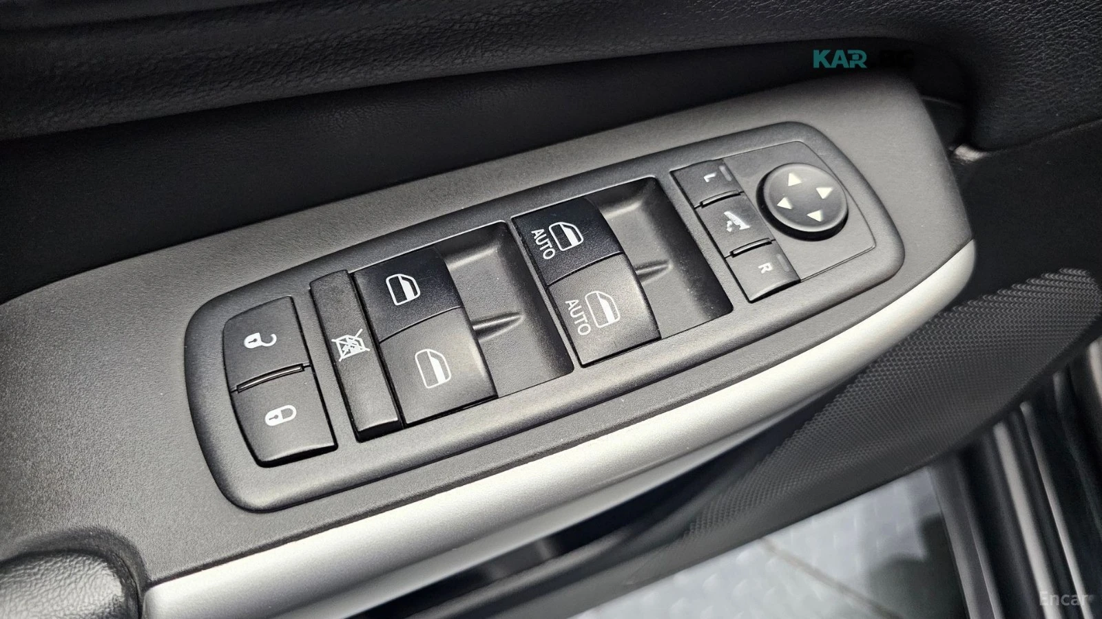 Jeep Cherokee * 2.4* Longitude High* AWD* КОЖА* ПОДГРЕВ* ПАНОРАМ, снимка 14 - Автомобили и джипове - 55134645