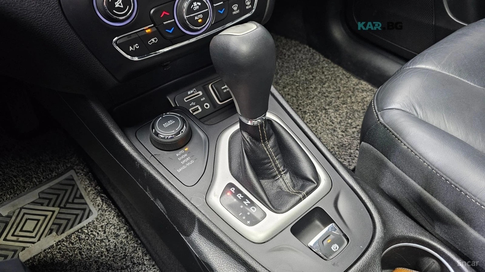 Jeep Cherokee * 2.4* Longitude High* AWD* КОЖА* ПОДГРЕВ* ПАНОРАМ, снимка 9 - Автомобили и джипове - 55134645
