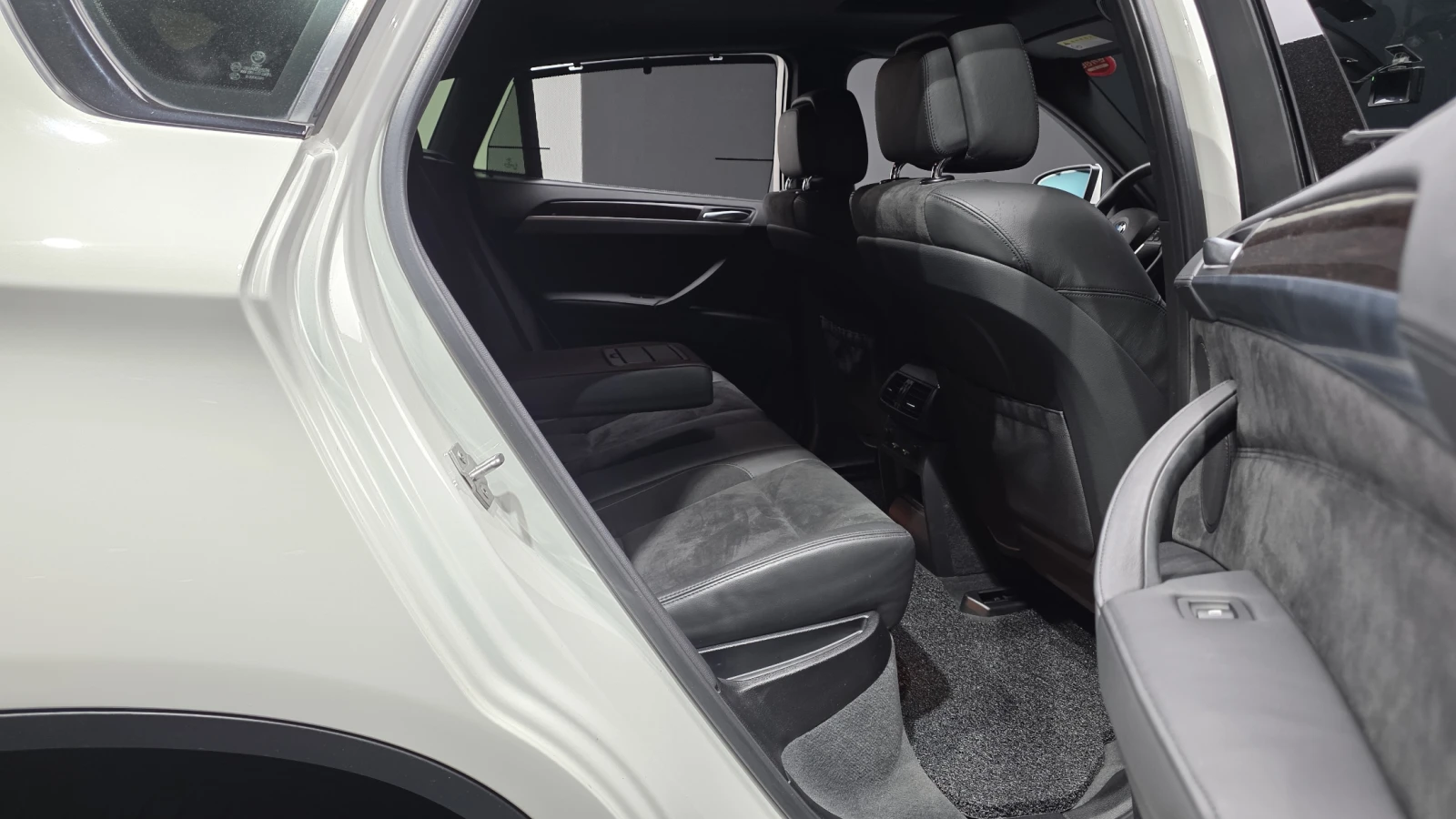 BMW X6 40d* HUD* ЕЛ. БАГАЖНИК* 360* ЛЮК* КРАЙНА ЦЕНА, снимка 12 - Автомобили и джипове - 55496082